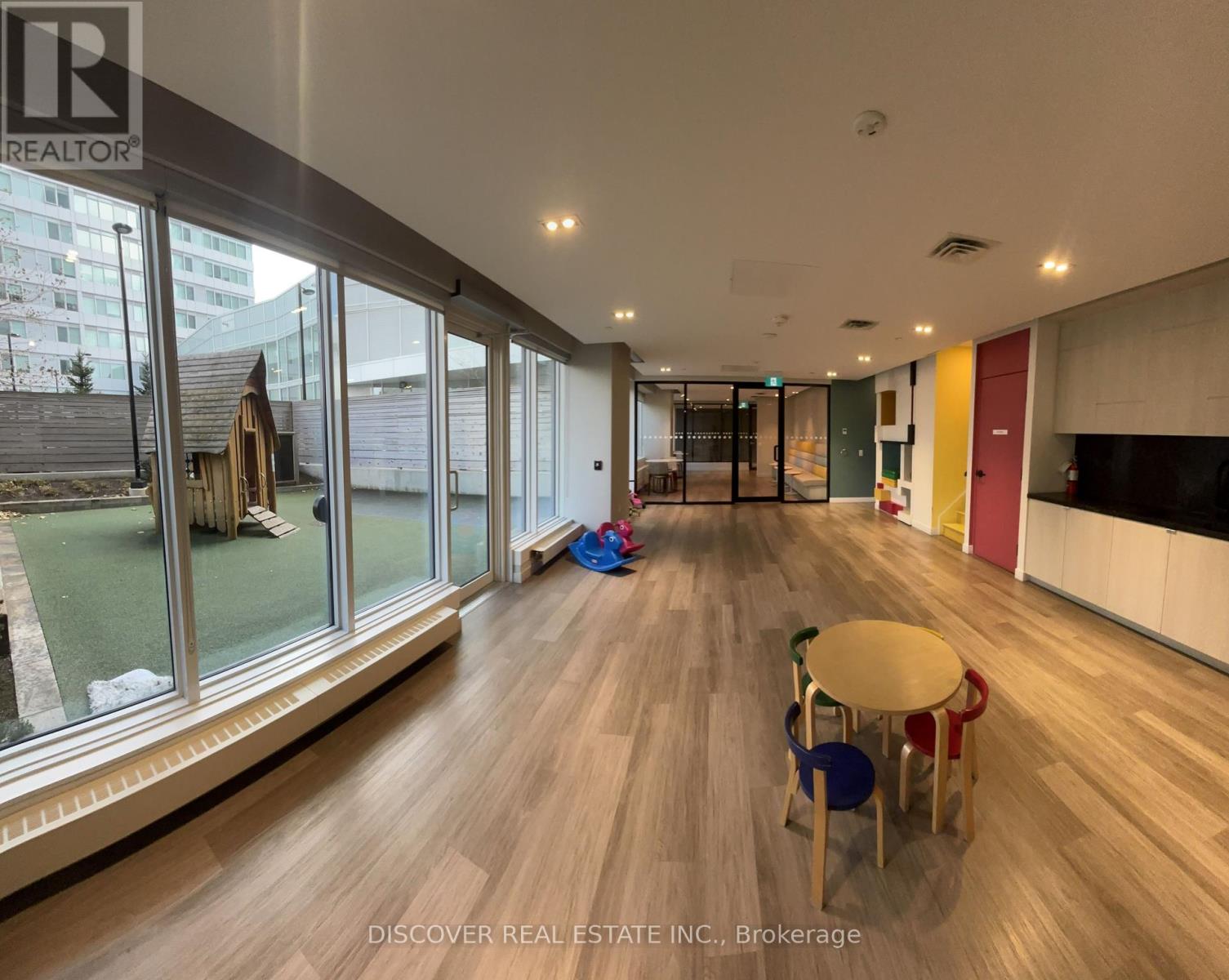 3704 - 4065 Confederation Parkway, Mississauga, Ontario  L5B 0L4 - Photo 29 - W12584042