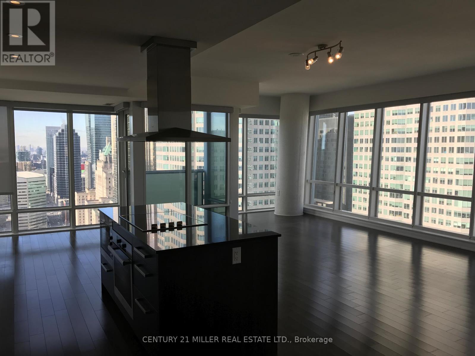 # 3705 - 8 The Esplande, Toronto, Ontario  M5E 0A6 - Photo 11 - C12584054