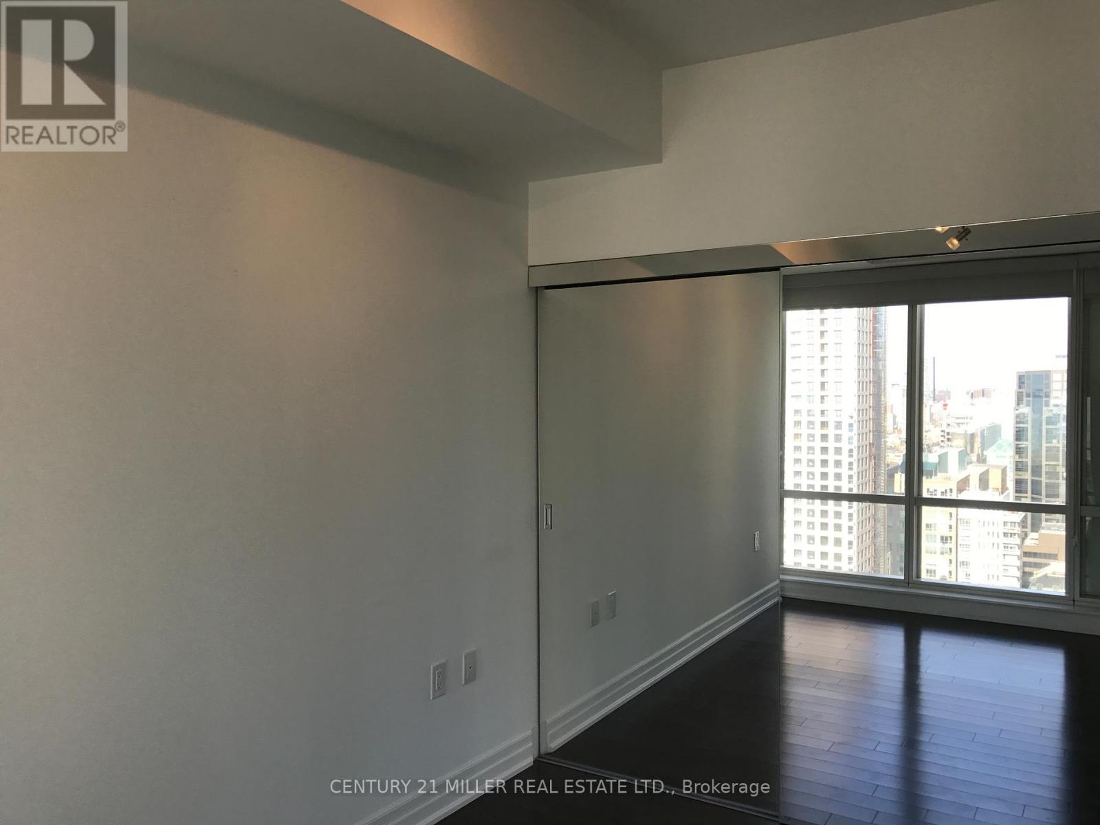 # 3705 - 8 The Esplande, Toronto, Ontario  M5E 0A6 - Photo 16 - C12584054