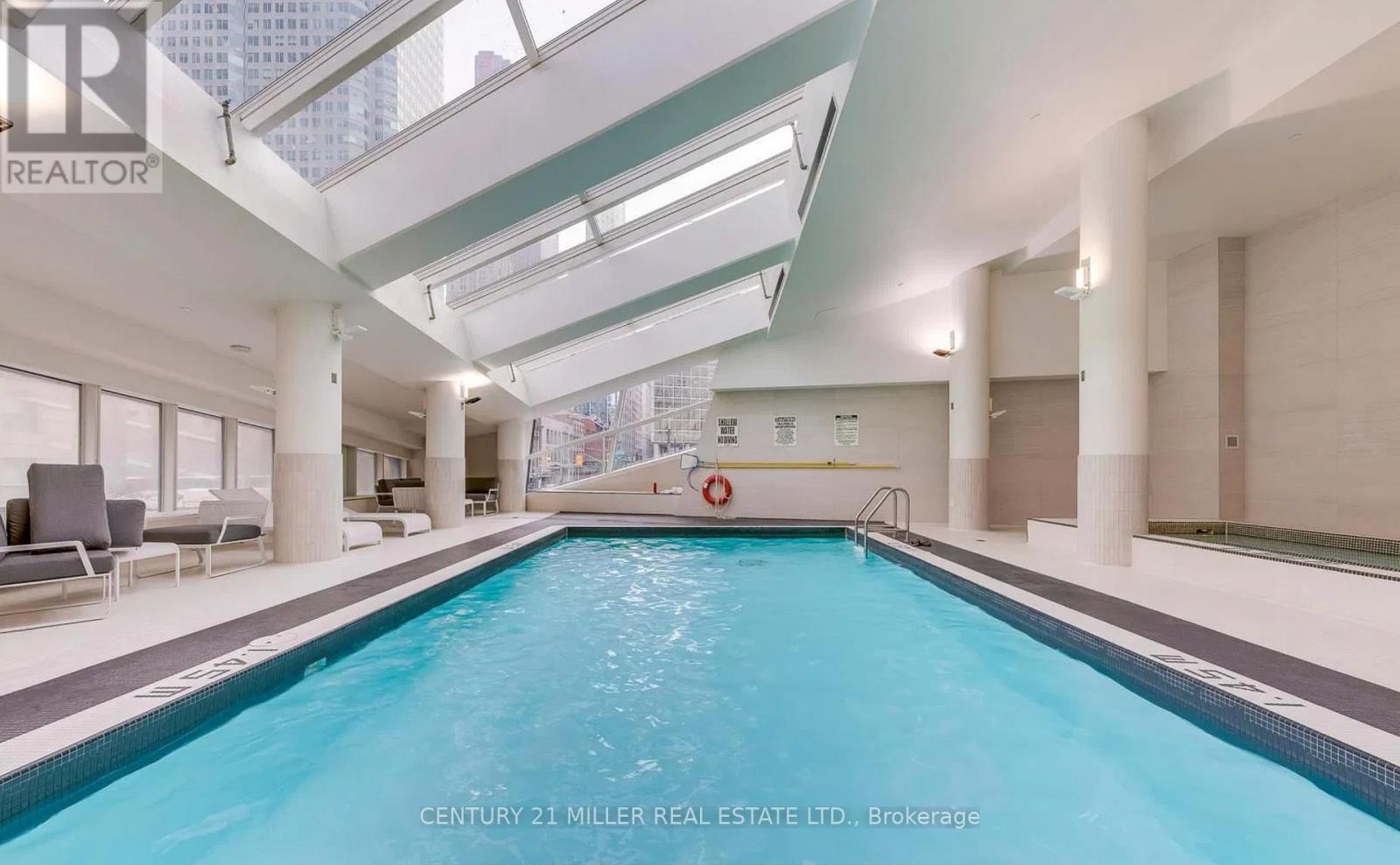 # 3705 - 8 The Esplande, Toronto, Ontario  M5E 0A6 - Photo 23 - C12584054