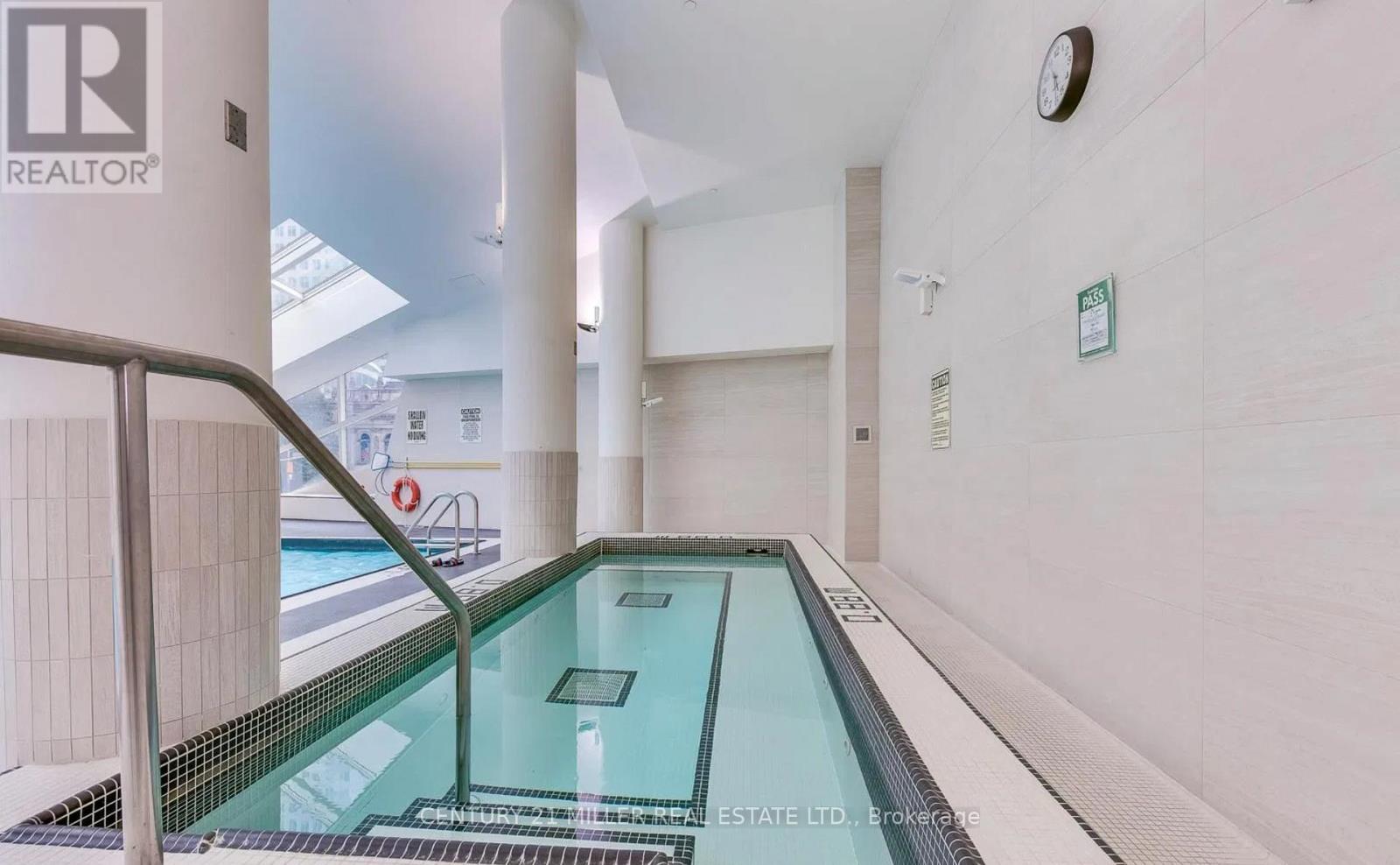 # 3705 - 8 The Esplande, Toronto, Ontario  M5E 0A6 - Photo 24 - C12584054