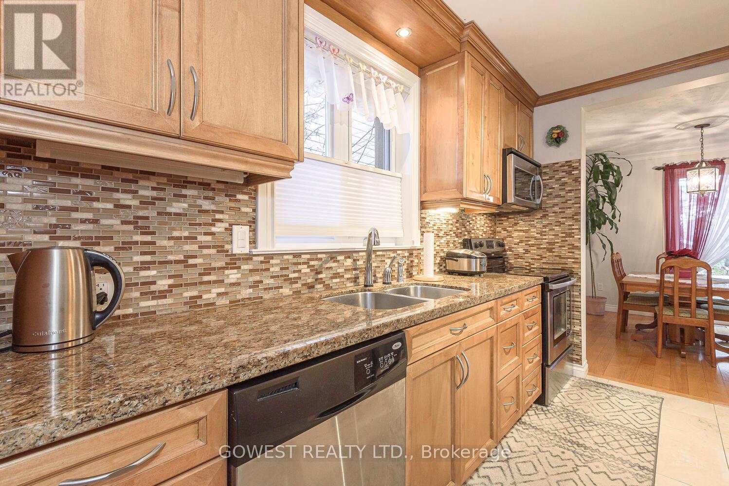 56 Panmure Crescent, Toronto, Ontario M1K 4Y6 - Photo 11 - E12584060