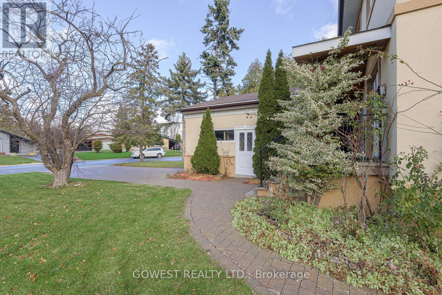 56 Panmure Crescent, Toronto, Ontario M1K 4Y6 - Photo 2 - E12584060