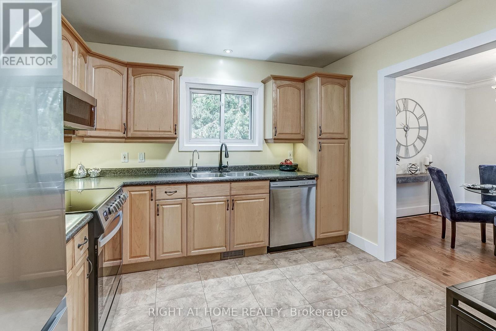 374 Toynevale Road, Pickering, Ontario L1W 2H1 - Photo 13 - E12584068