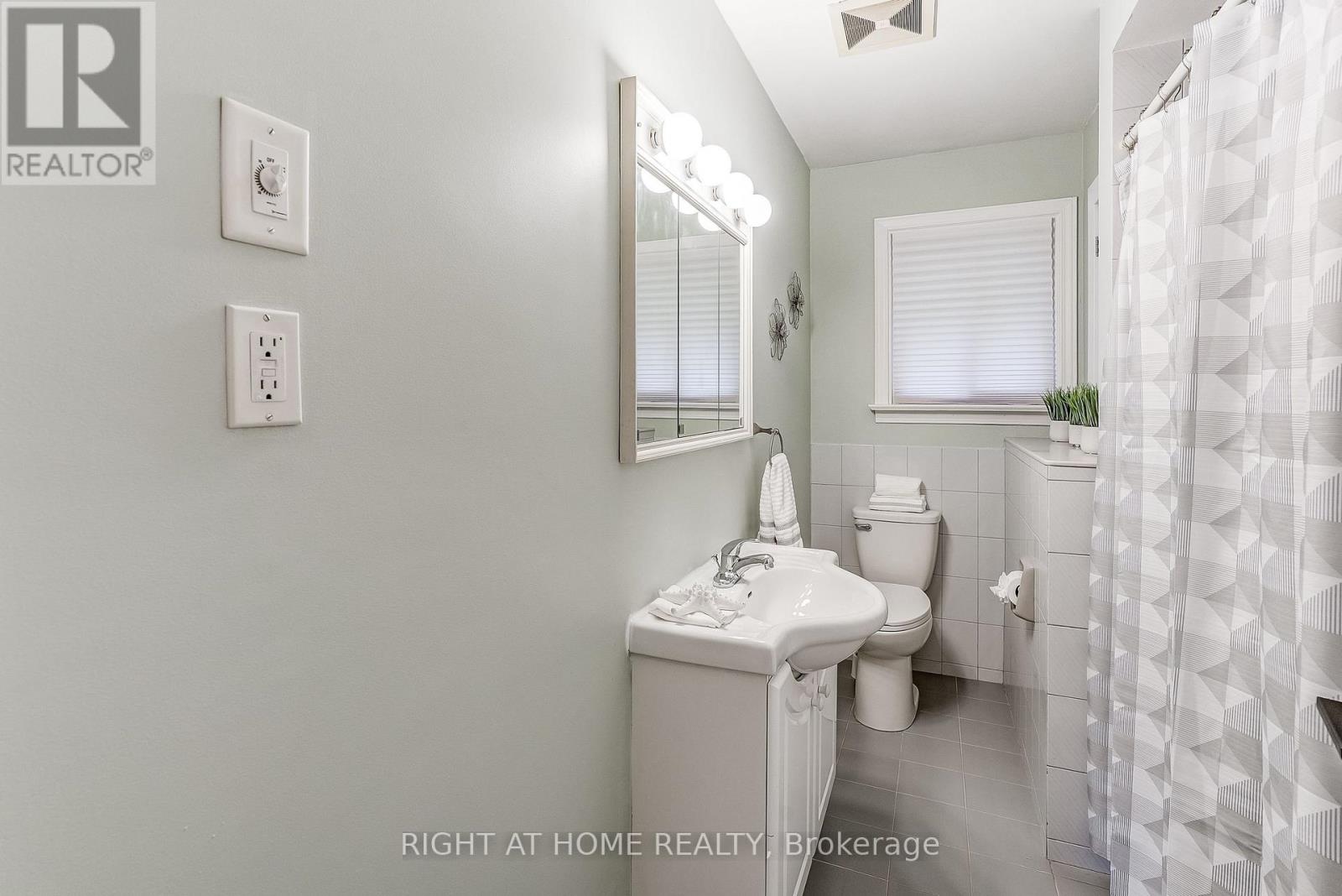 374 Toynevale Road, Pickering, Ontario L1W 2H1 - Photo 18 - E12584068