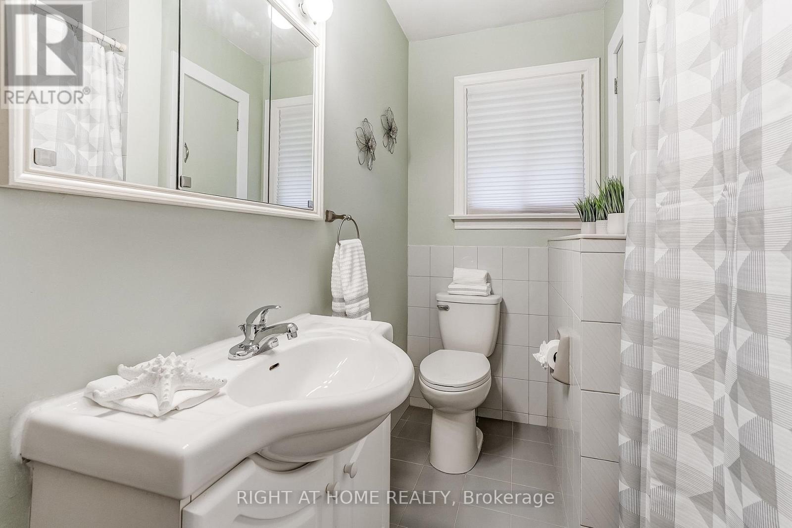 374 Toynevale Road, Pickering, Ontario L1W 2H1 - Photo 19 - E12584068