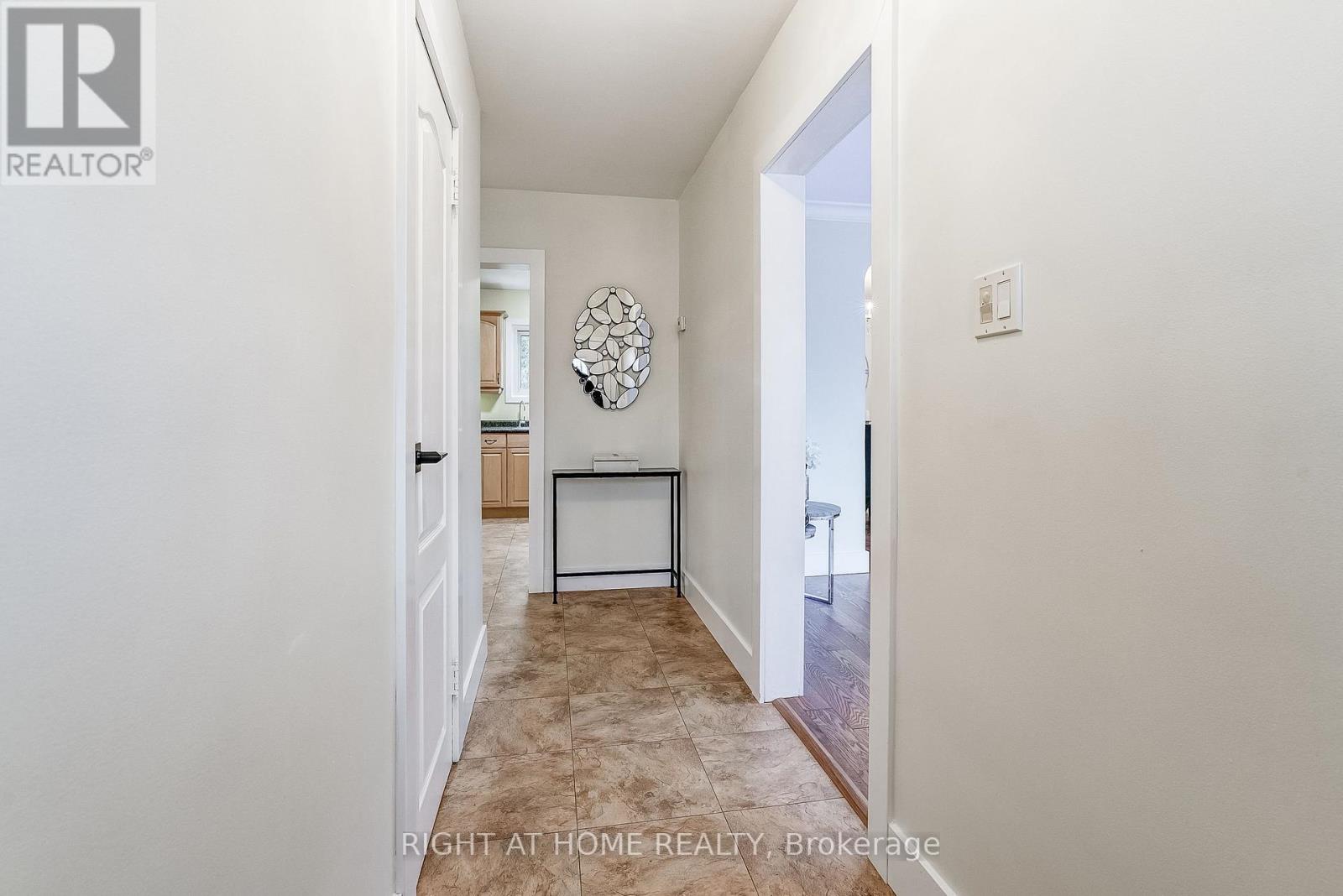 374 Toynevale Road, Pickering, Ontario L1W 2H1 - Photo 3 - E12584068