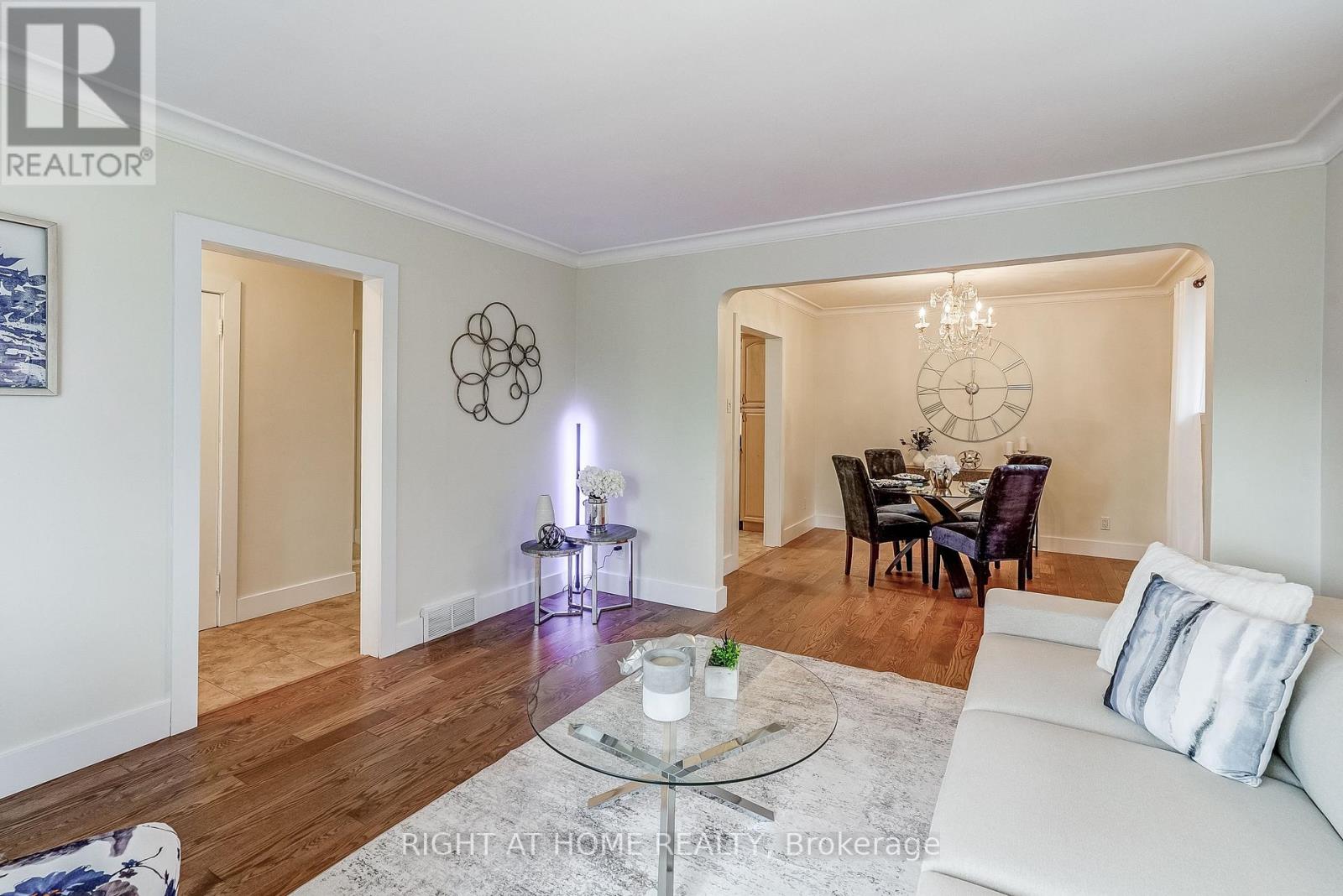 374 Toynevale Road, Pickering, Ontario L1W 2H1 - Photo 6 - E12584068