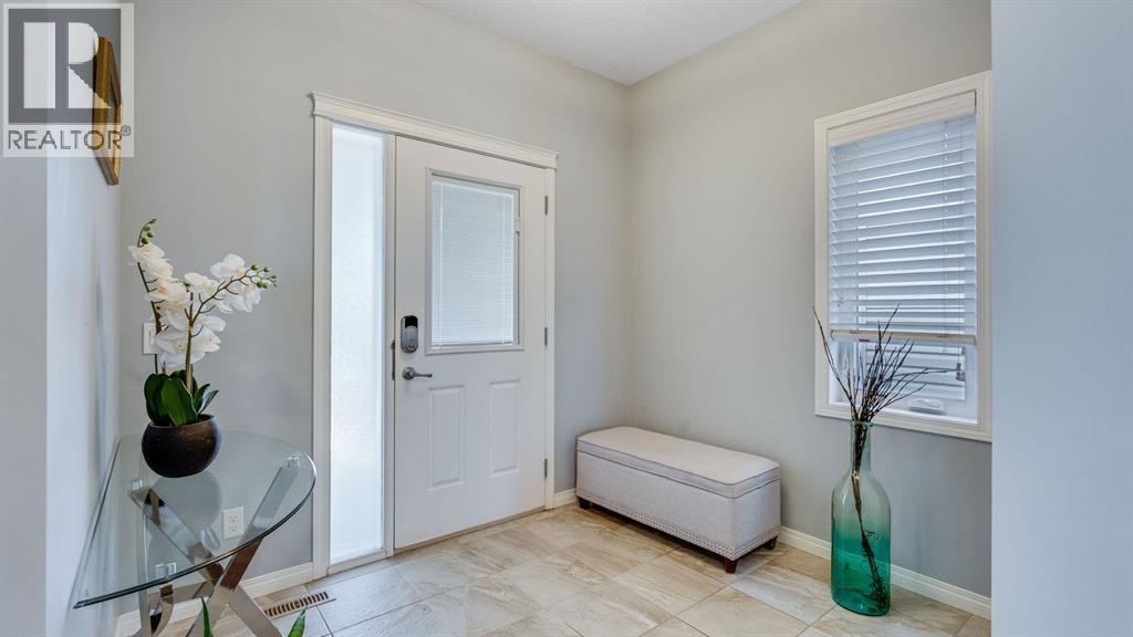 343 Hillcrest Heights Sw, Airdrie, Alberta  T4B 4C1 - Photo 2 - A2266091