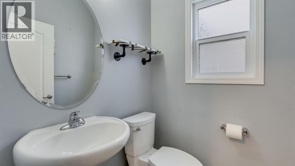 343 Hillcrest Heights Sw, Airdrie, Alberta  T4B 4C1 - Photo 14 - A2266091