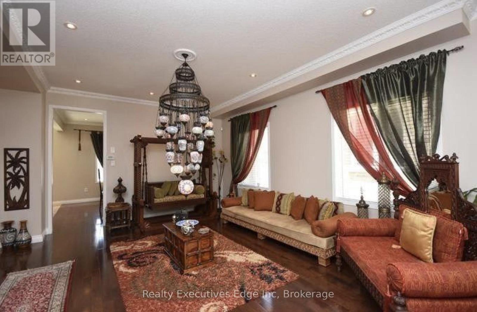 3364 Chief Mbulu Way, Mississauga, Ontario  L5M 0H7 - Photo 3 - W12584092