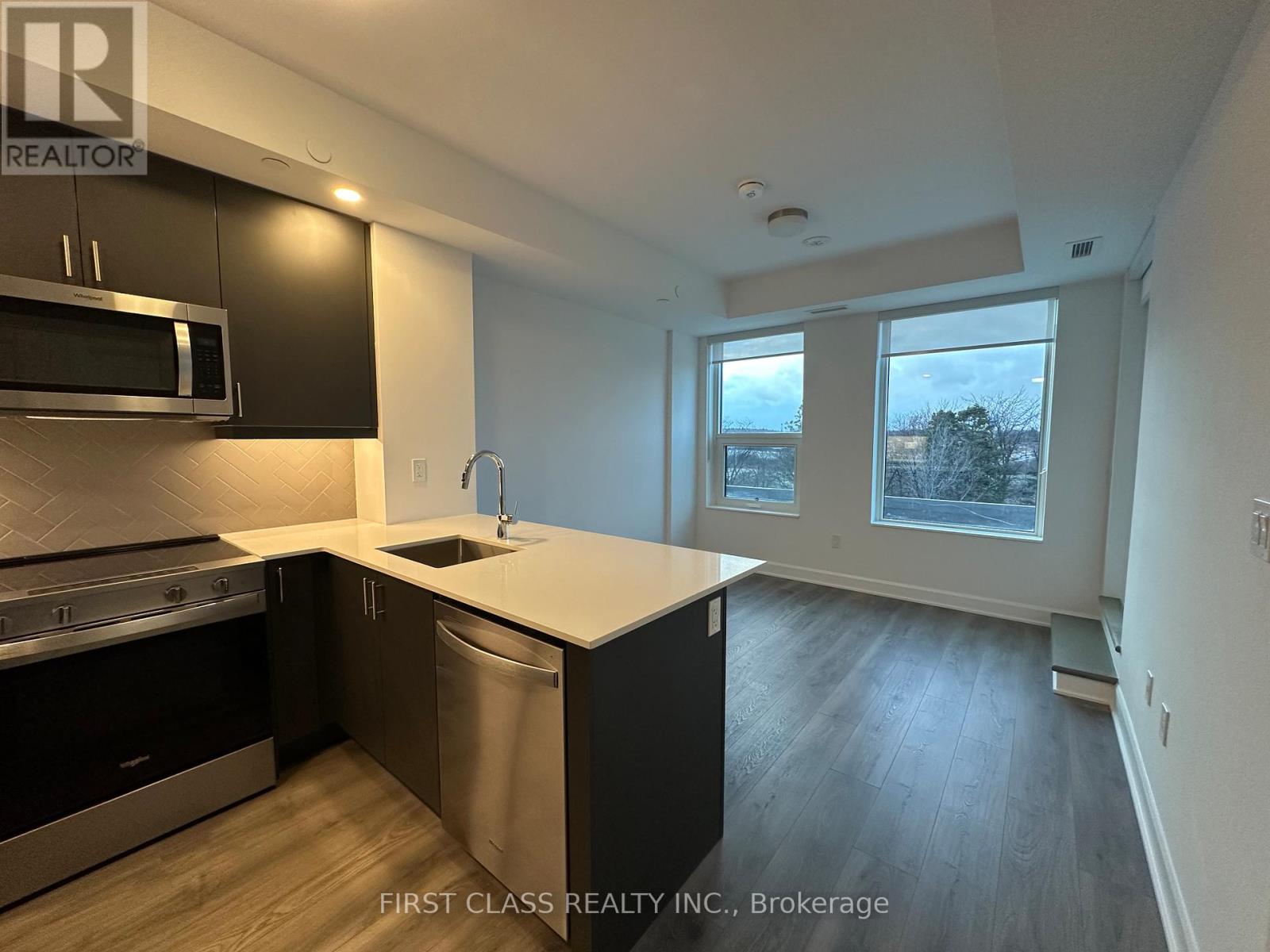 3240 William Coltson Avenue, Oakville, Ontario  L6H 8C8 - Photo 3 - W12584066