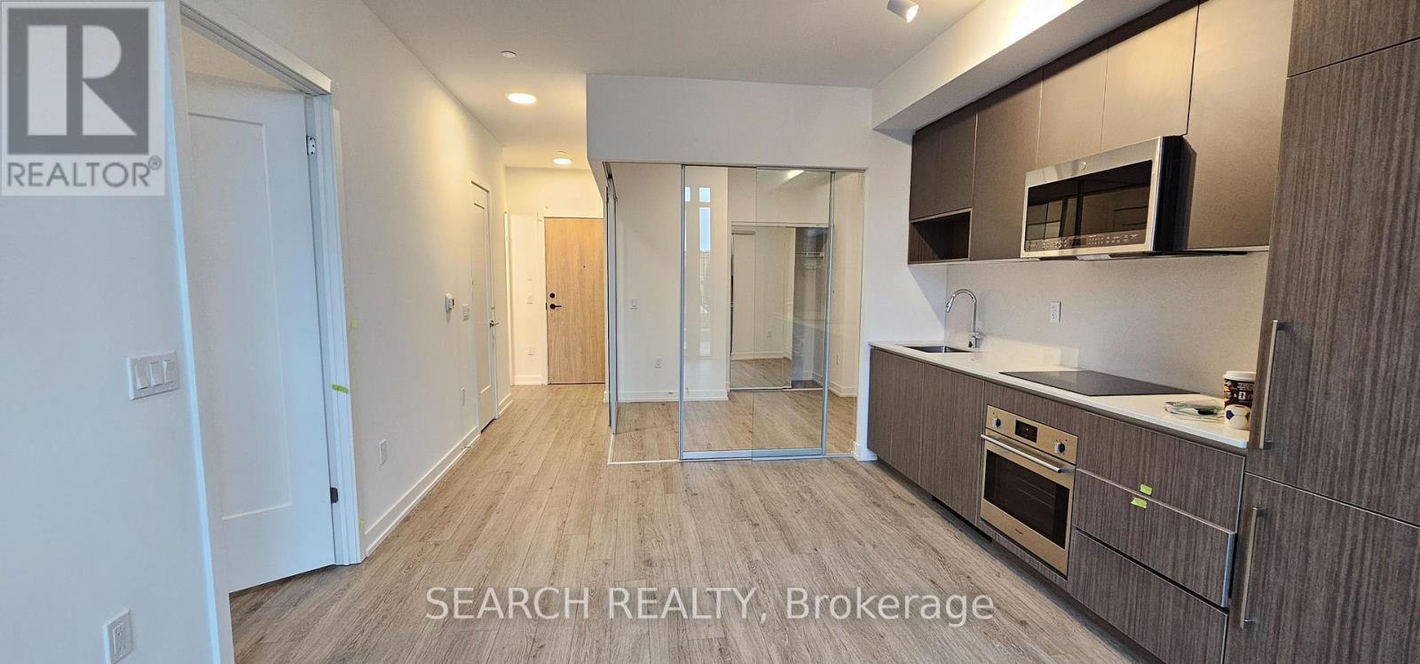 801 The Queensway, Toronto, Ontario  M8Z 1N4 - Photo 3 - W12584076