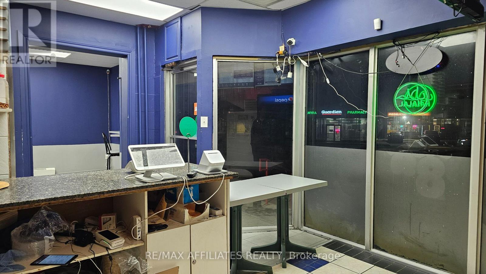 1012 Merivale Road, Ottawa, Ontario  K1Z 6A5 - Photo 7 - X12553456