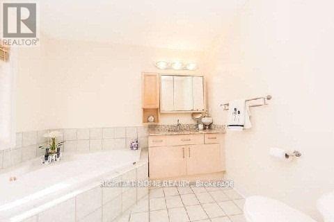 10 Moreau Trail, Toronto, Ontario  M1L 4V5 - Photo 9 - E12584082