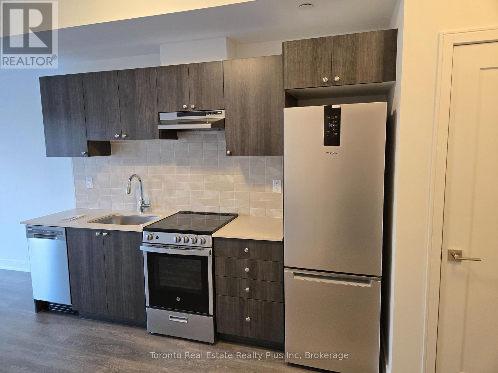 605 - 705 Davis Drive, Newmarket, Ontario  L3Y 2R2 - Photo 7 - N12584078