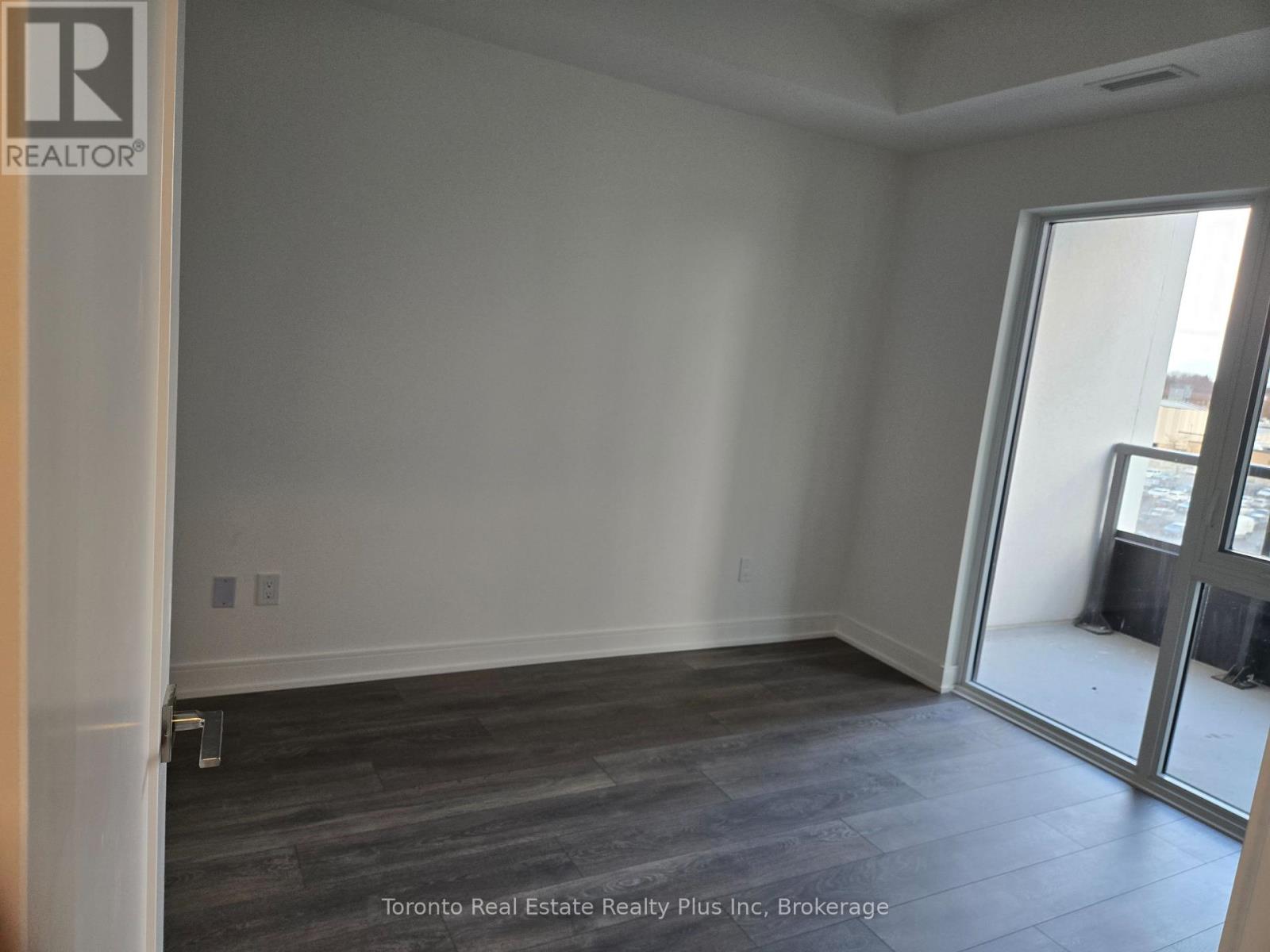 605 - 705 Davis Drive, Newmarket, Ontario  L3Y 2R2 - Photo 9 - N12584078