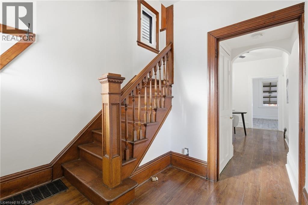 217 Emerald Street N, Hamilton, Ontario  L8L 5L1 - Photo 3 - 40787964