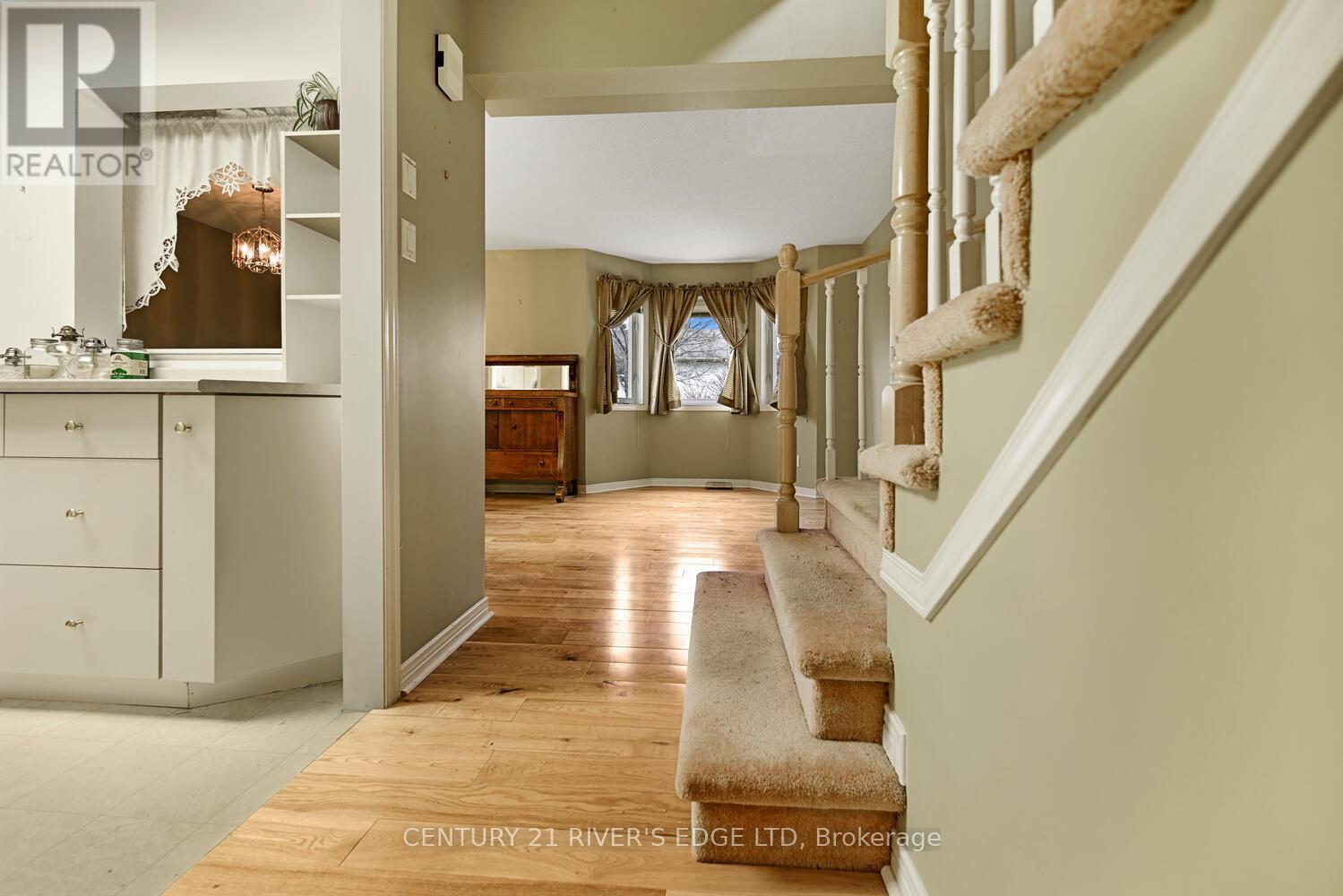 6 Sunnybrooke Drive, Ottawa, Ontario  K2M 2P3 - Photo 6 - X12584118