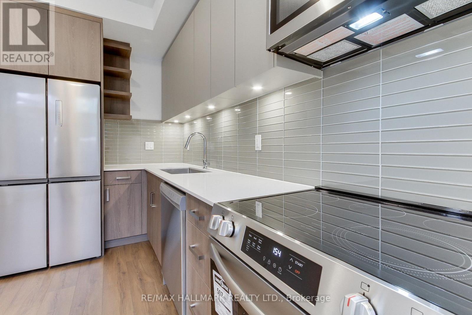 6 Turtle Island Road, Toronto, Ontario  M6A 2M5 - Photo 10 - C12584124