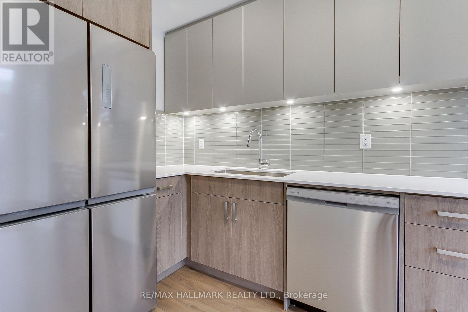 6 Turtle Island Road, Toronto, Ontario  M6A 2M5 - Photo 11 - C12584124