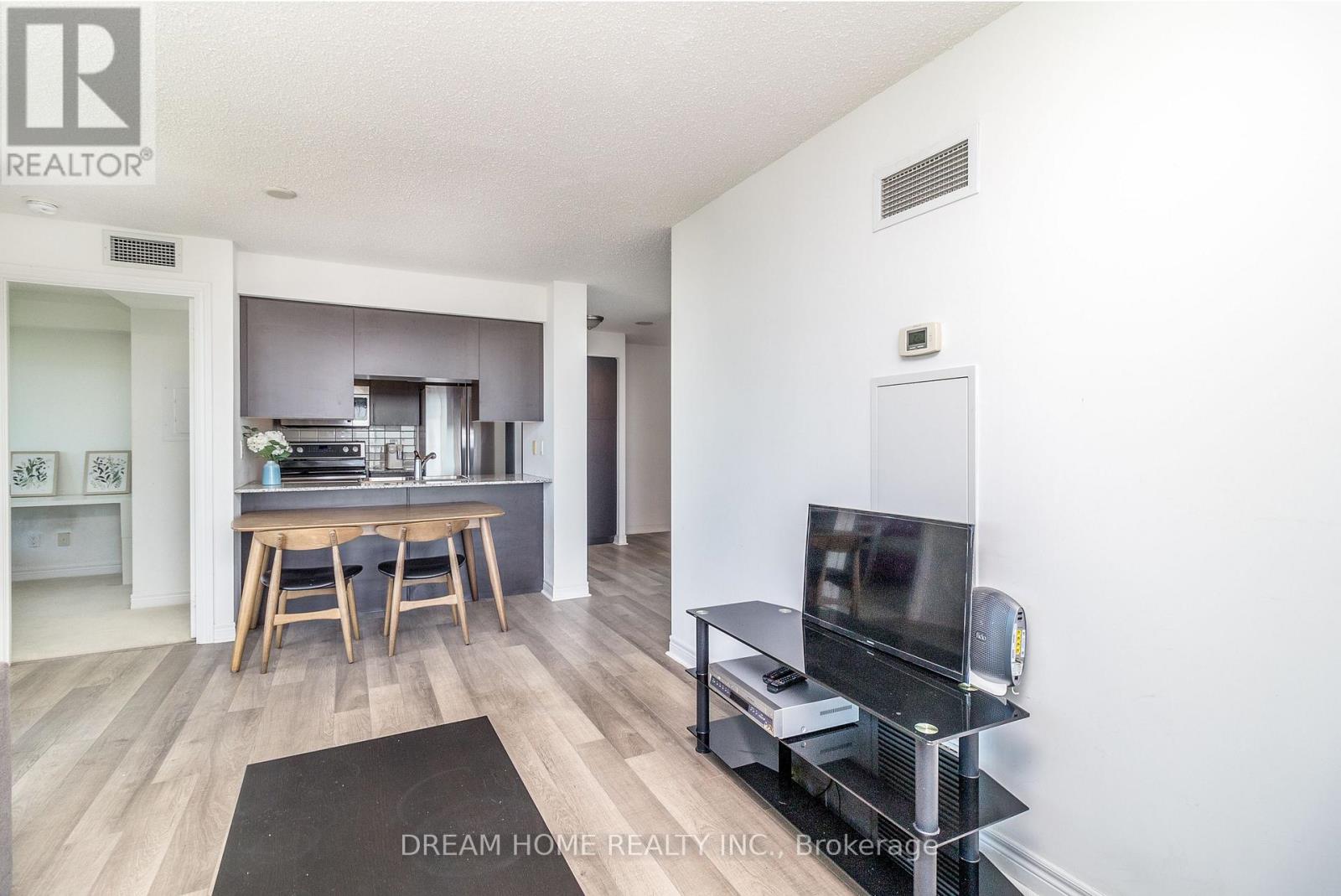 2302 - 50 Town Centre Court, Toronto, Ontario M1P 0A9 - Photo 4 - E12584098