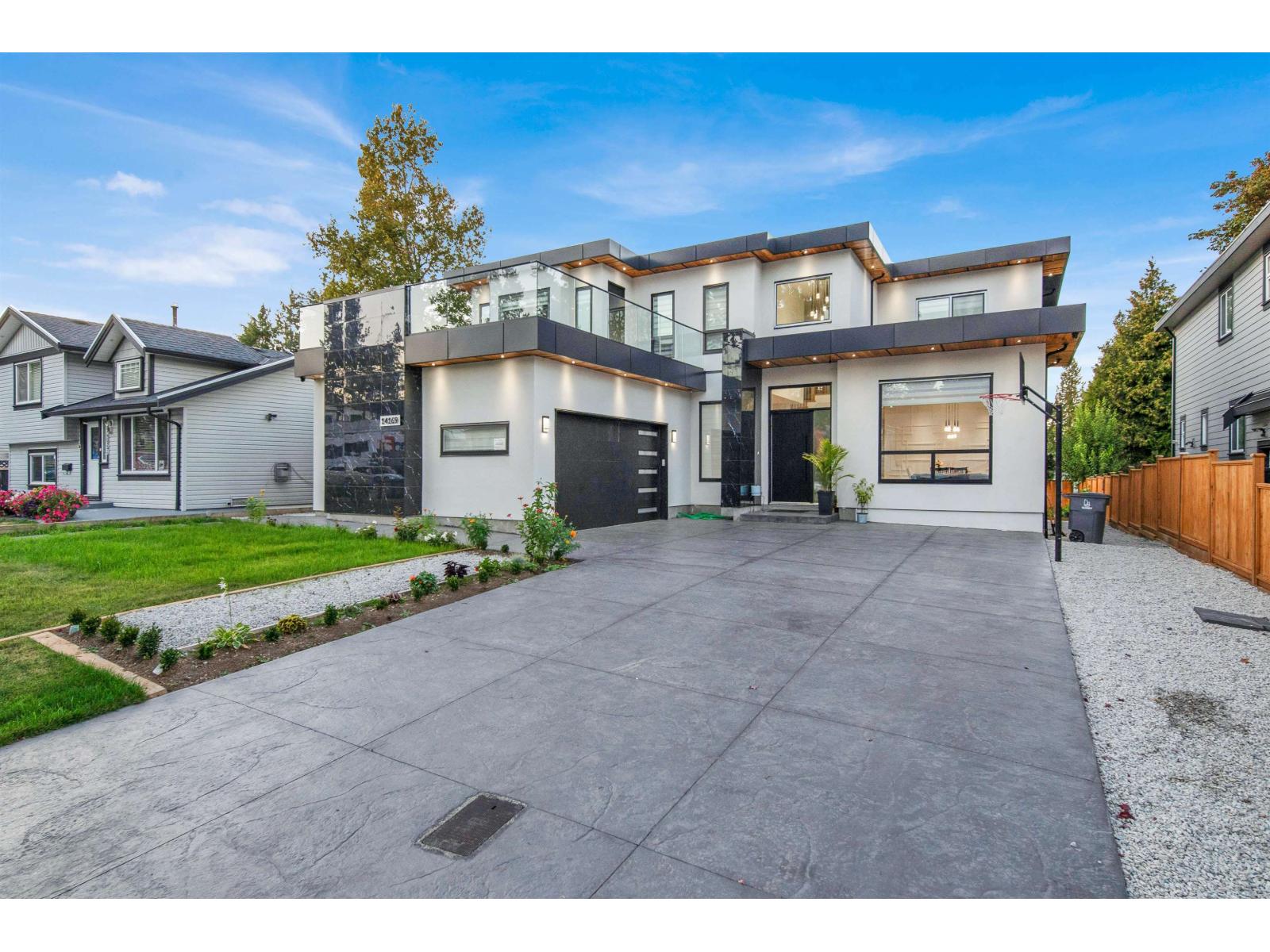 14169 75a Avenue, Surrey, British Columbia  V3W 6S8 - Photo 2 - R3070805