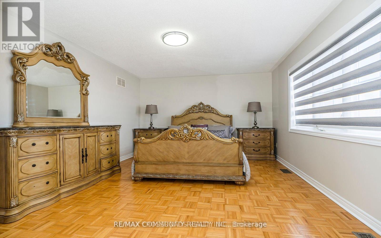 24 Cozens Drive, Richmond Hill, Ontario  L4E 4W3 - Photo 19 - N12584100