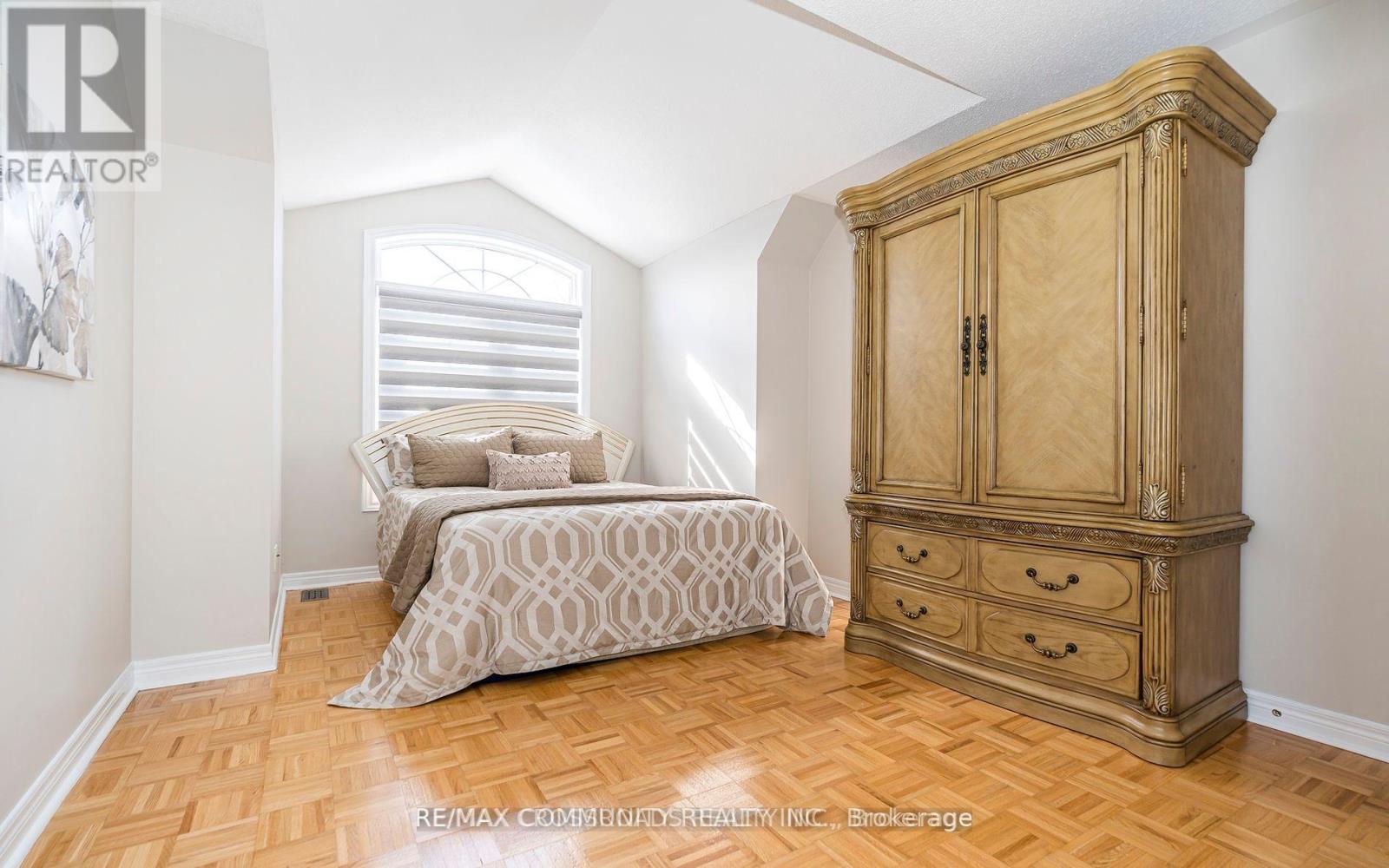 24 Cozens Drive, Richmond Hill, Ontario  L4E 4W3 - Photo 26 - N12584100