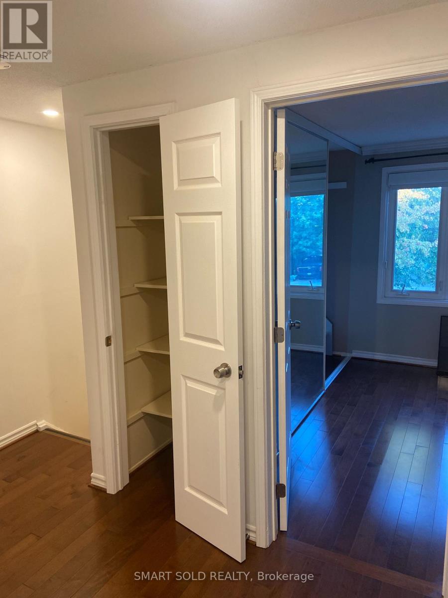 35 Moonlight Lane, Richmond Hill, Ontario L4C 8K4 - Photo 10 - N12584114