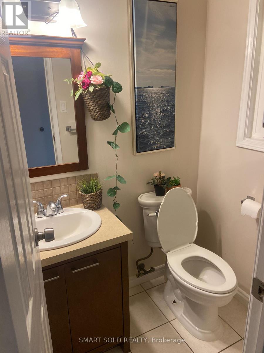 35 Moonlight Lane, Richmond Hill, Ontario L4C 8K4 - Photo 15 - N12584114