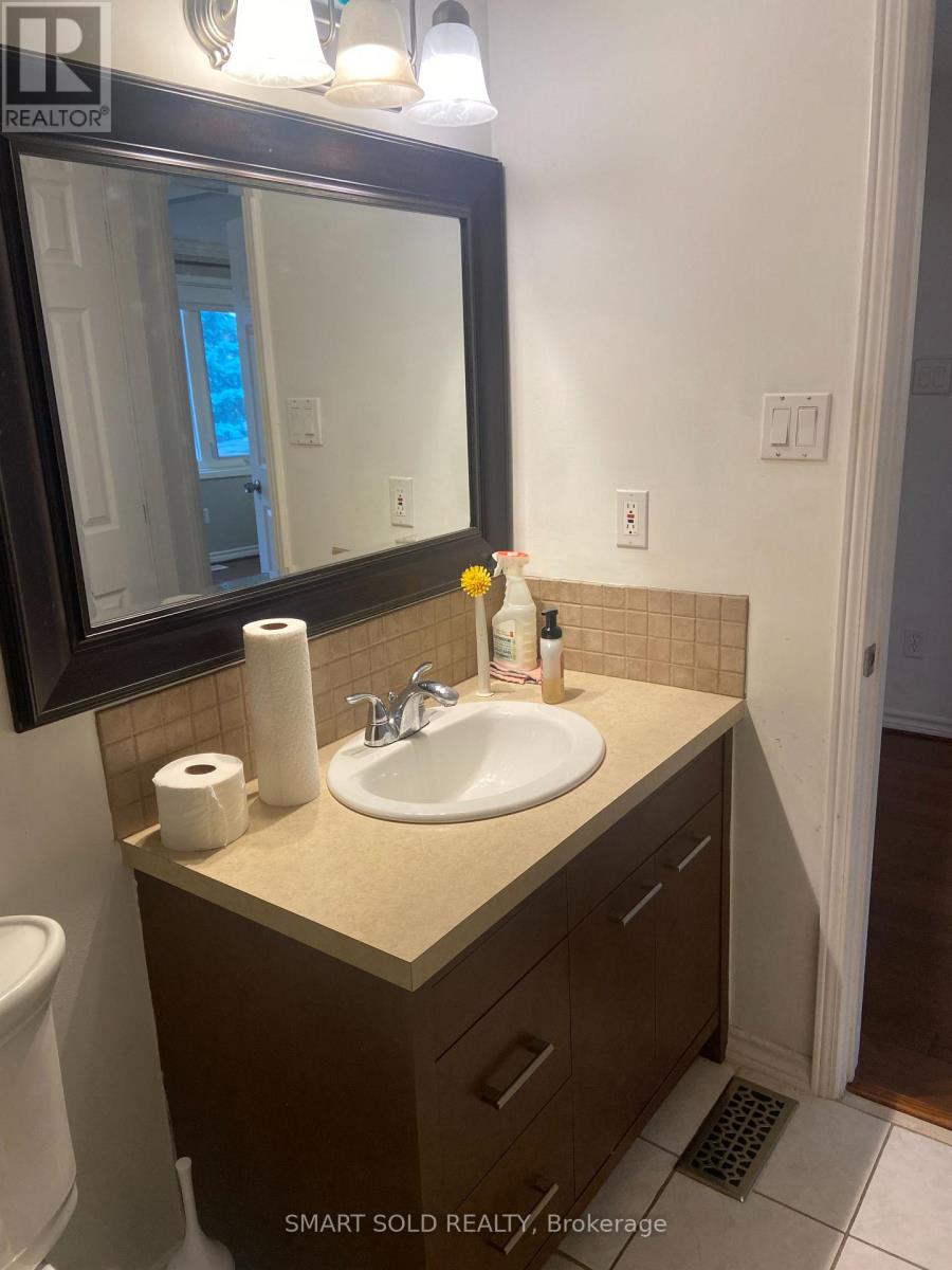 35 Moonlight Lane, Richmond Hill, Ontario L4C 8K4 - Photo 19 - N12584114