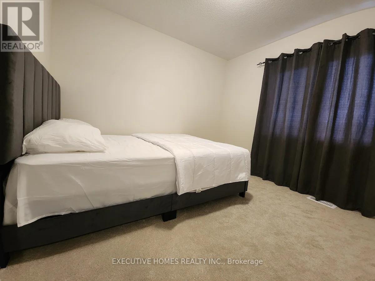 33 Wintergreen Crescent, Haldimand, Ontario  N3W 0H9 - Photo 10 - X12584110