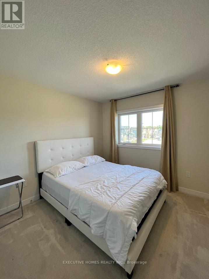 33 Wintergreen Crescent, Haldimand, Ontario  N3W 0H9 - Photo 14 - X12584110