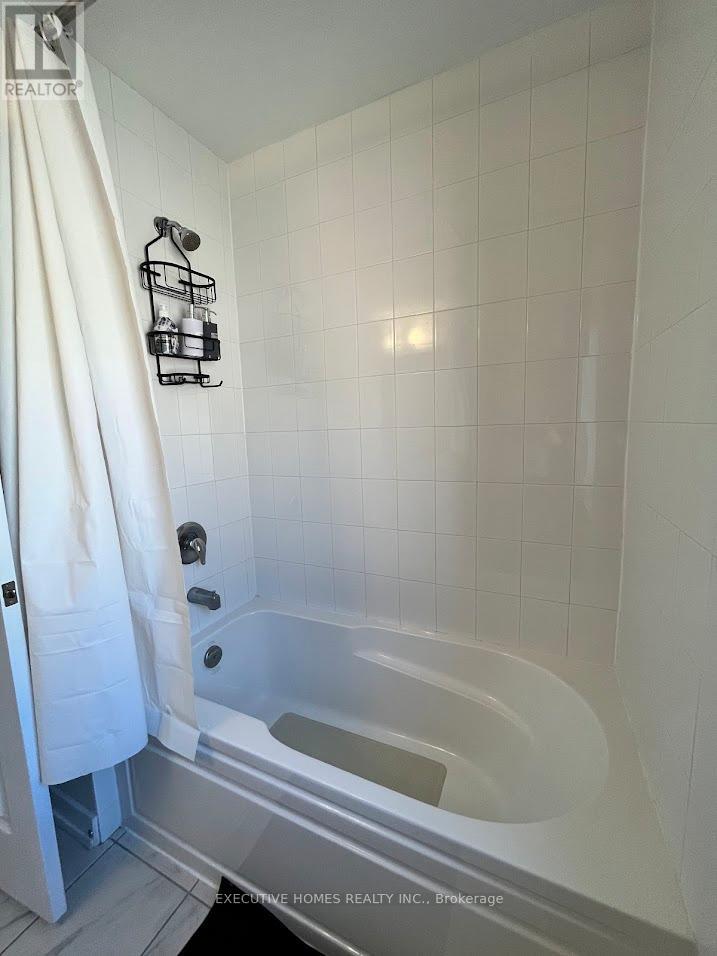 33 Wintergreen Crescent, Haldimand, Ontario  N3W 0H9 - Photo 17 - X12584110