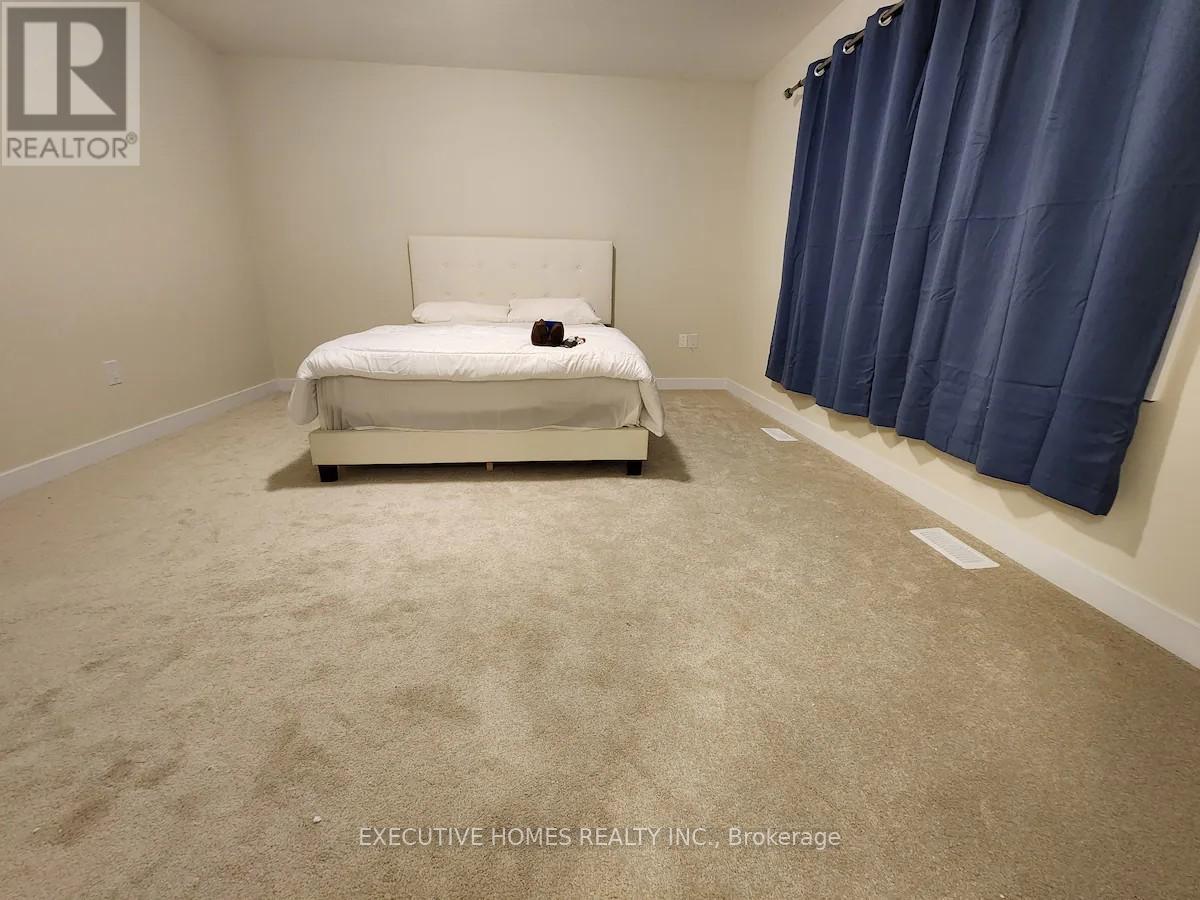 33 Wintergreen Crescent, Haldimand, Ontario  N3W 0H9 - Photo 23 - X12584110