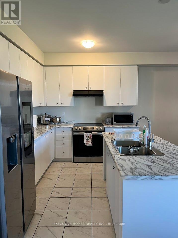 33 Wintergreen Crescent, Haldimand, Ontario  N3W 0H9 - Photo 3 - X12584110