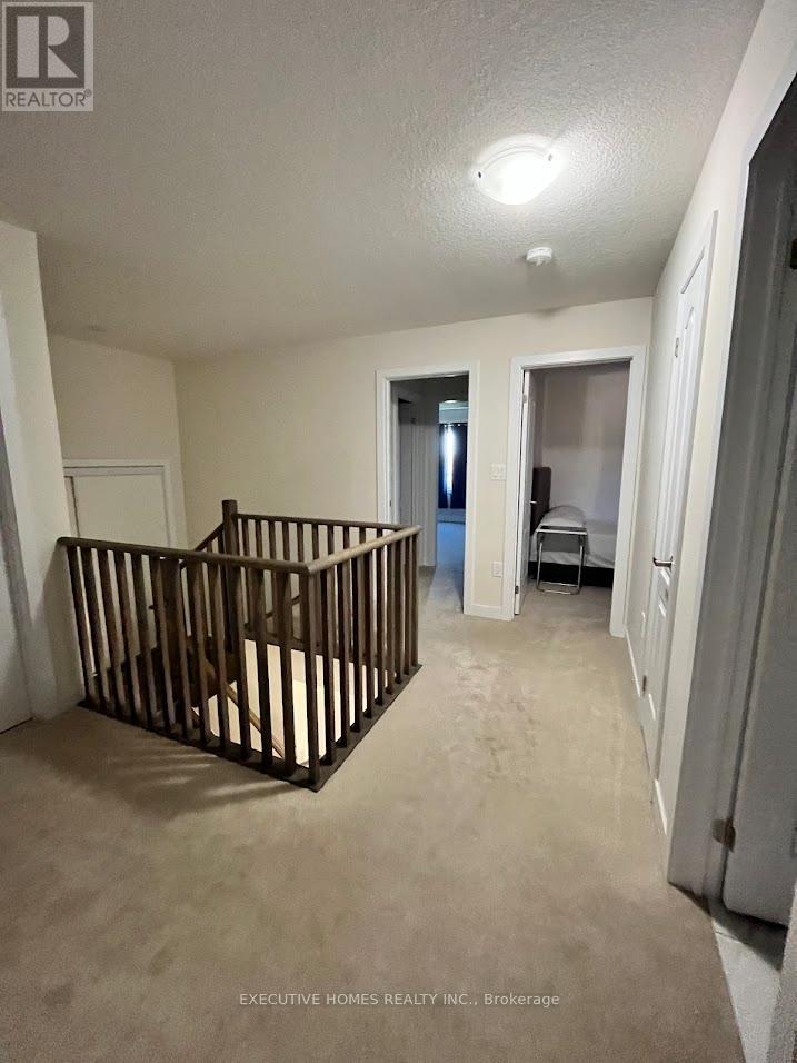 33 Wintergreen Crescent, Haldimand, Ontario  N3W 0H9 - Photo 8 - X12584110