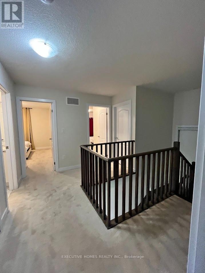 33 Wintergreen Crescent, Haldimand, Ontario  N3W 0H9 - Photo 9 - X12584110