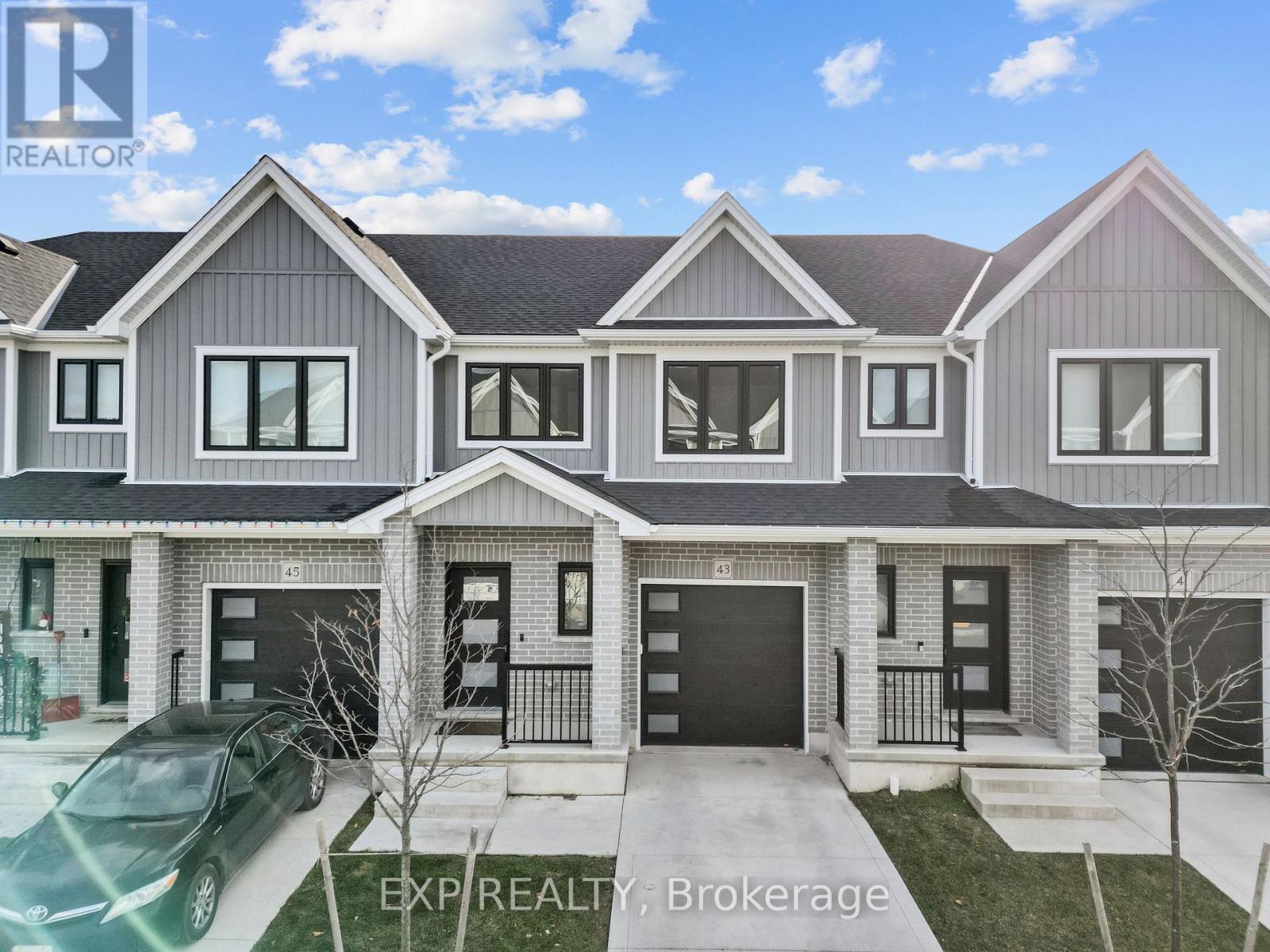 43 - 17 NICHOLSON STREET, Lucan Biddulph, Ontario