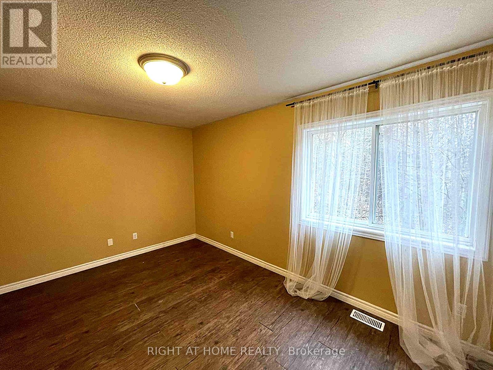 294 Ferndale Drive S, Barrie, Ontario  L4N 8K1 - Photo 16 - S12580584