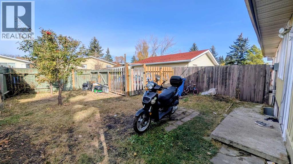 430 Pinehill Road Ne, Calgary, Alberta  T1Y 2M6 - Photo 4 - A2265611