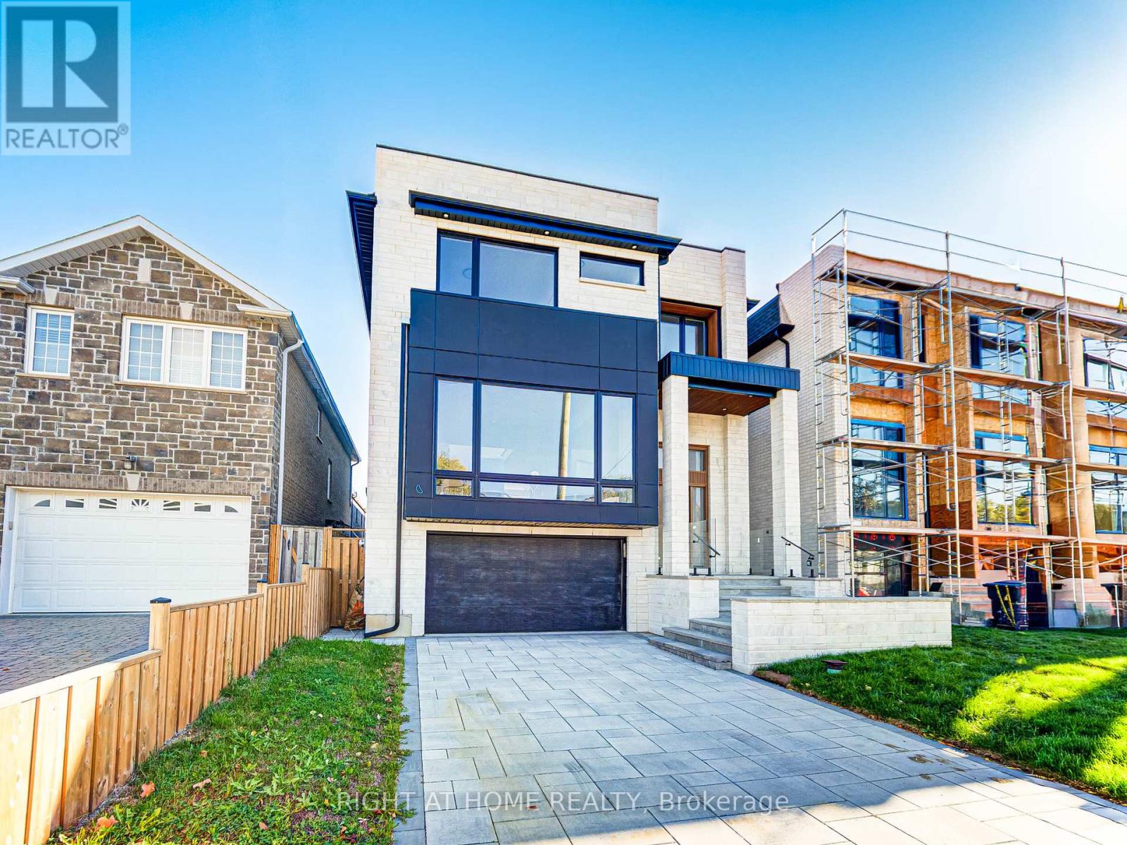 67 BEXHILL AVENUE, Toronto, Ontario