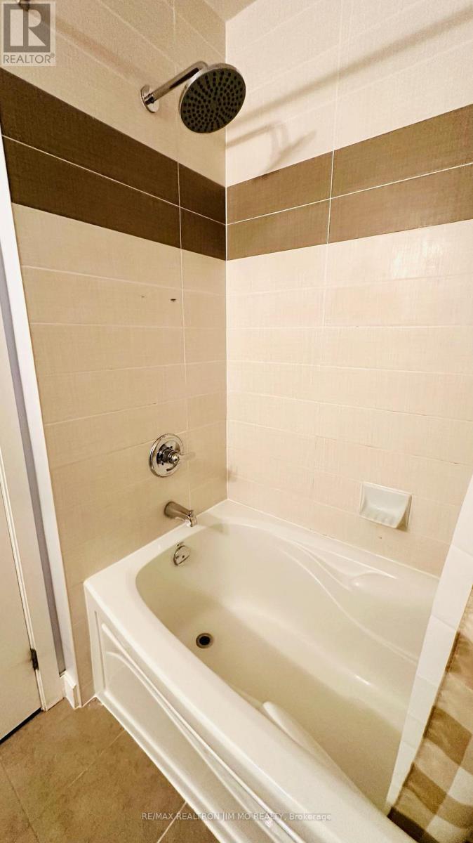 1704 - 18 Harbour Street, Toronto, Ontario  M5J 2Z6 - Photo 12 - C12584162