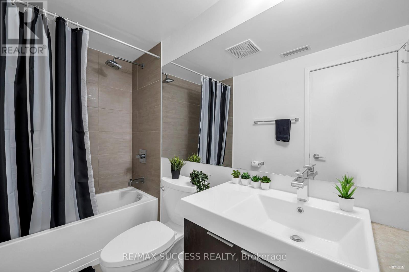 1005 - 478 King Street W, Toronto, Ontario  M5V 0A8 - Photo 19 - C12584180