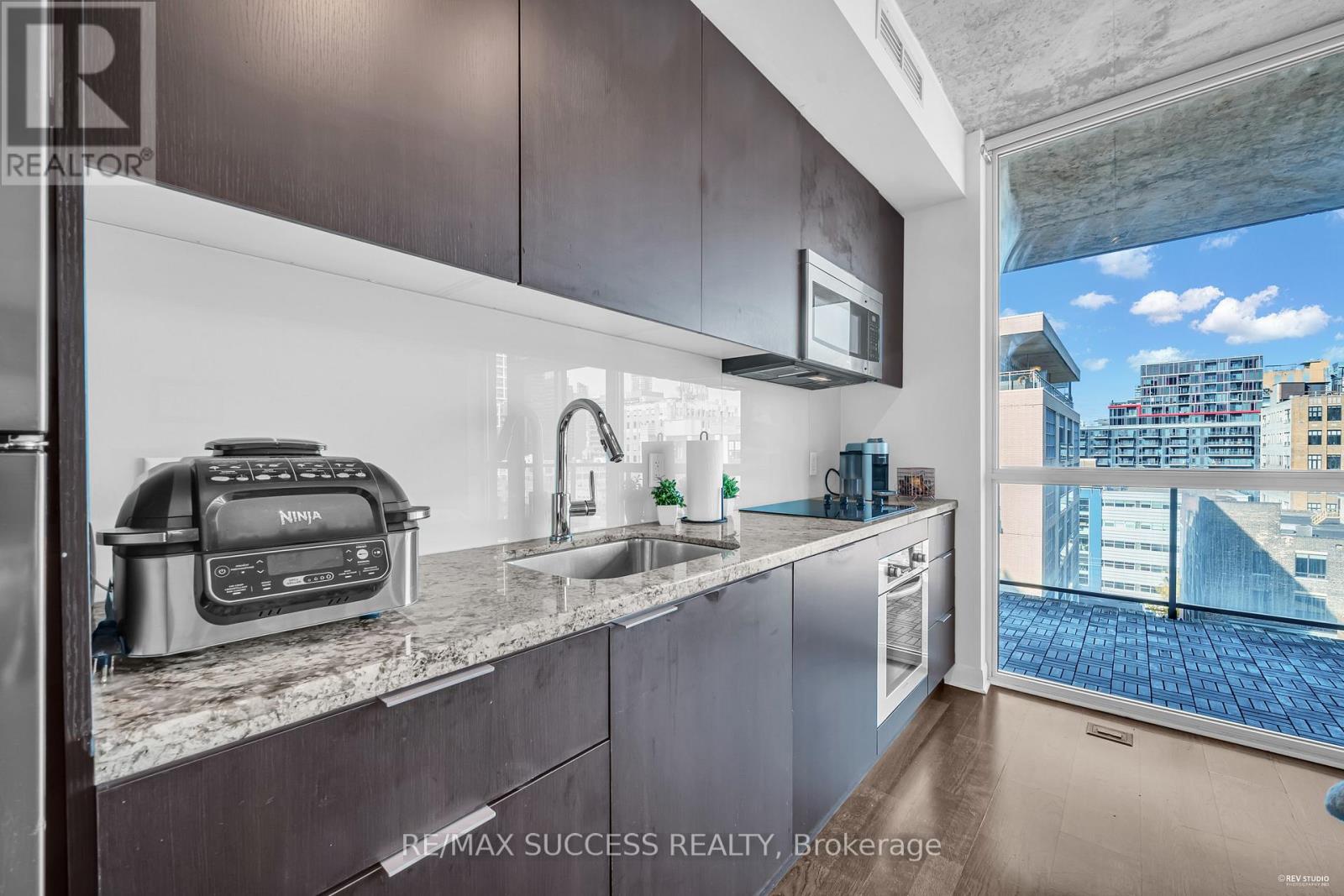 1005 - 478 King Street W, Toronto, Ontario  M5V 0A8 - Photo 20 - C12584180