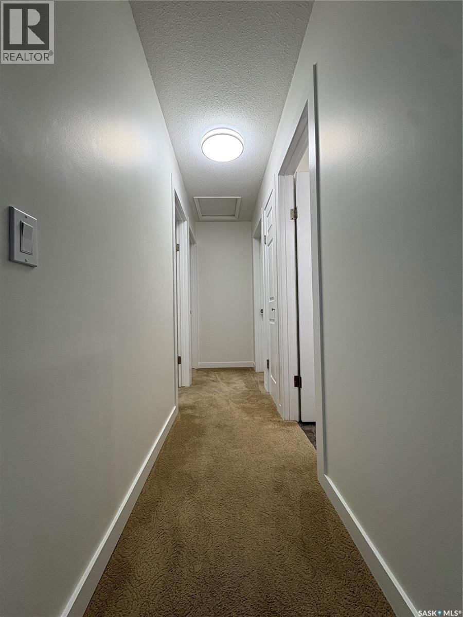 70 Dutton Crescent, Regina, Saskatchewan  S4N 4E5 - Photo 12 - SK024852