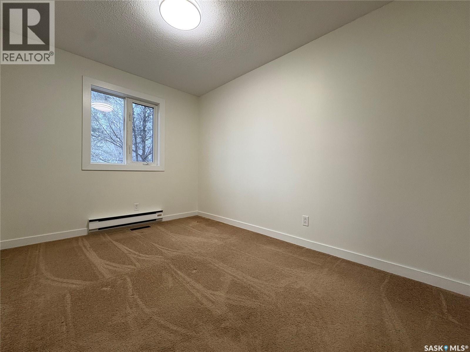 70 Dutton Crescent, Regina, Saskatchewan  S4N 4E5 - Photo 15 - SK024852