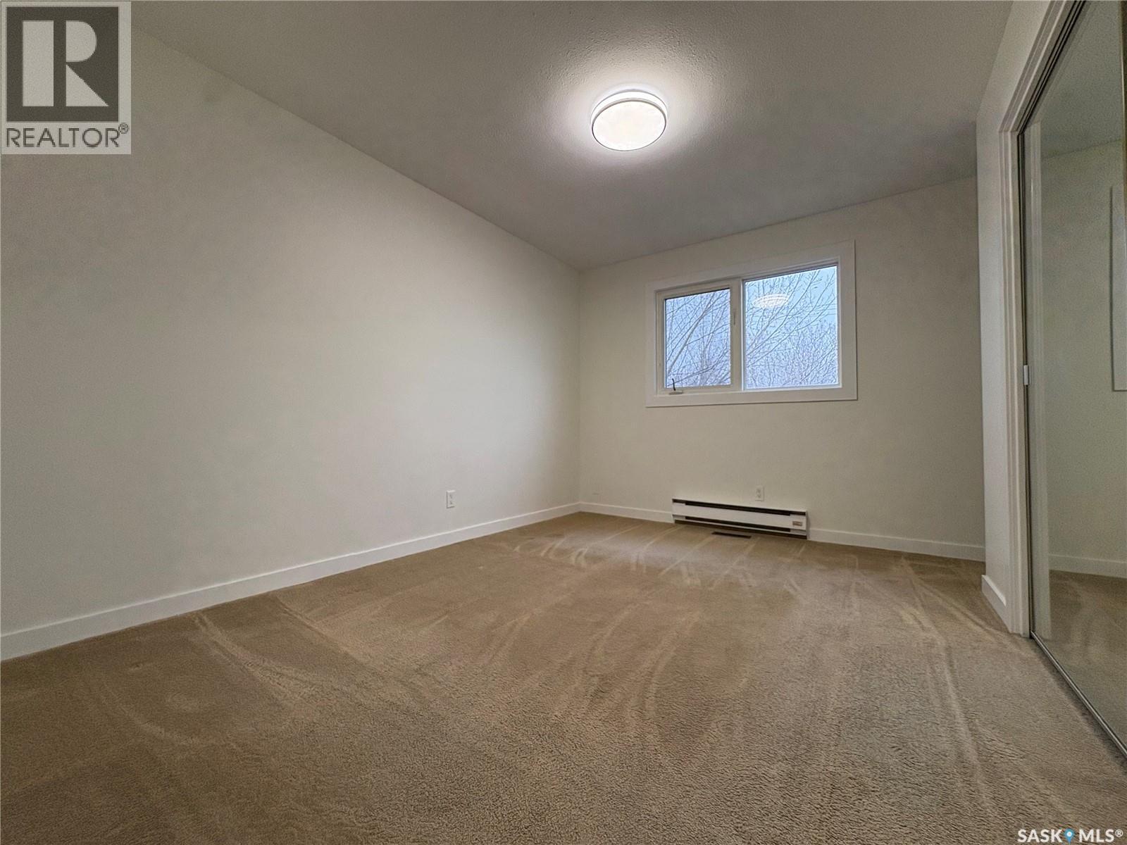 70 Dutton Crescent, Regina, Saskatchewan  S4N 4E5 - Photo 17 - SK024852