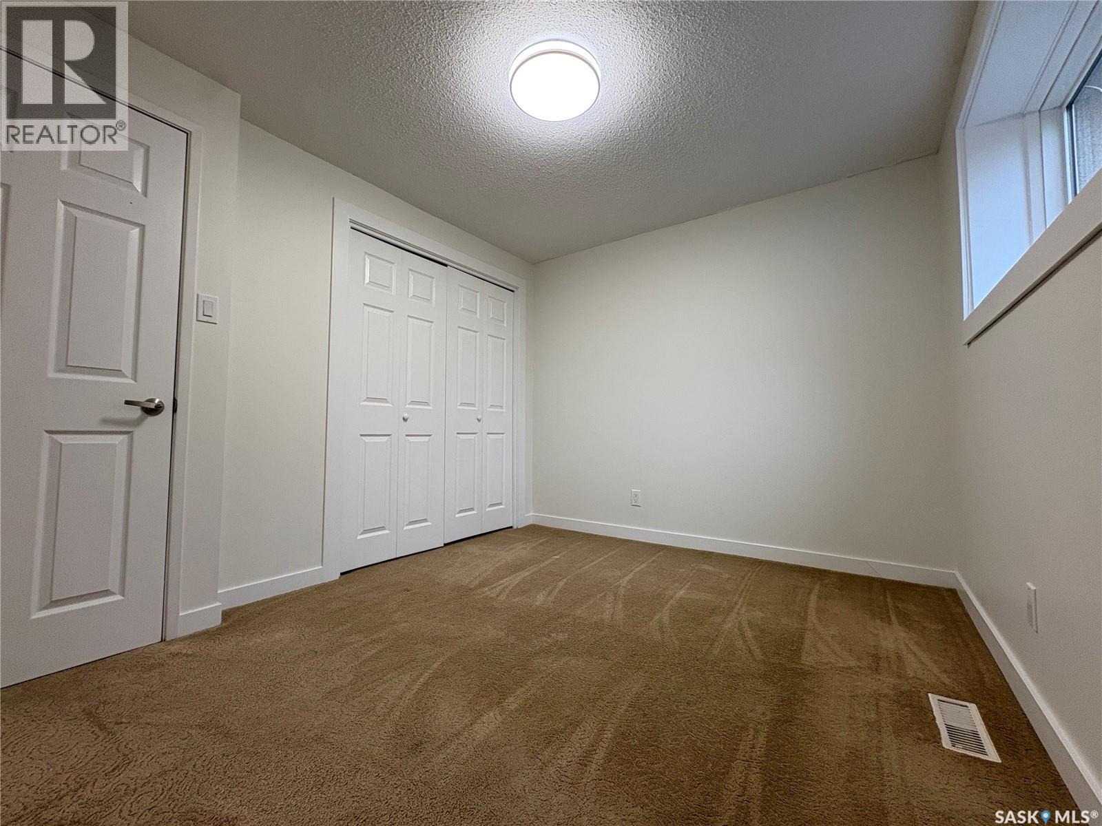 70 Dutton Crescent, Regina, Saskatchewan  S4N 4E5 - Photo 21 - SK024852